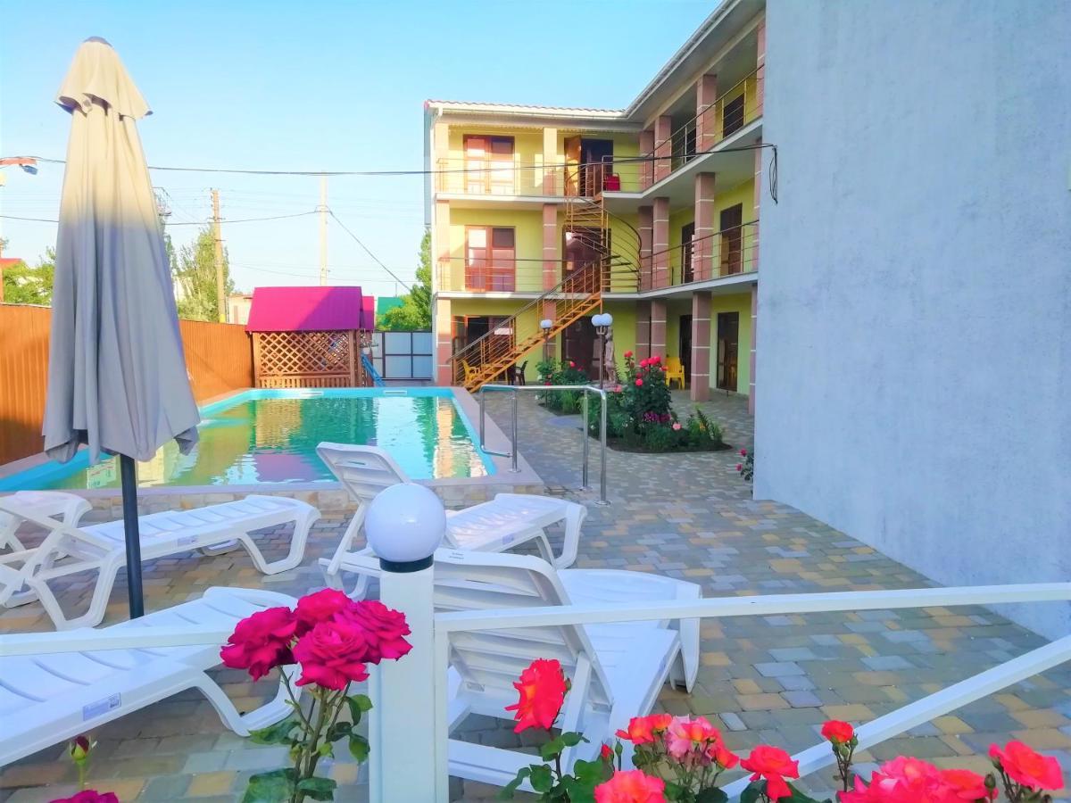 Solnechnaia Dacha Aparthotel Zatoka Bagian luar foto