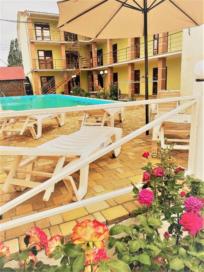 Solnechnaia Dacha Aparthotel Zatoka Bagian luar foto