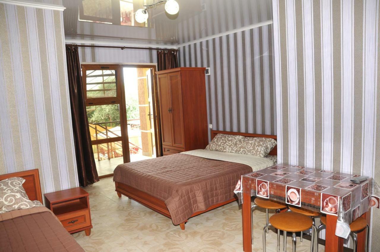 Solnechnaia Dacha Aparthotel Zatoka Bagian luar foto